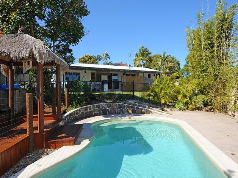 42 Enfield Crescent, Battery Hill QLD 4551