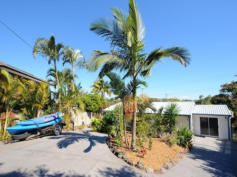 42 Enfield Crescent, Battery Hill QLD 4551