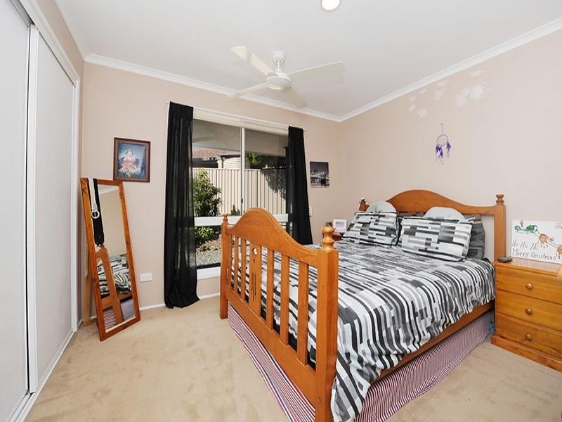 42 Enfield Crescent, Battery Hill QLD 4551