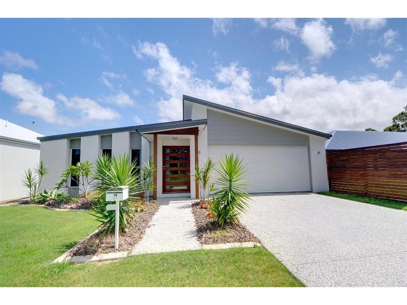 19 Eyre Place, Caloundra West QLD 4551