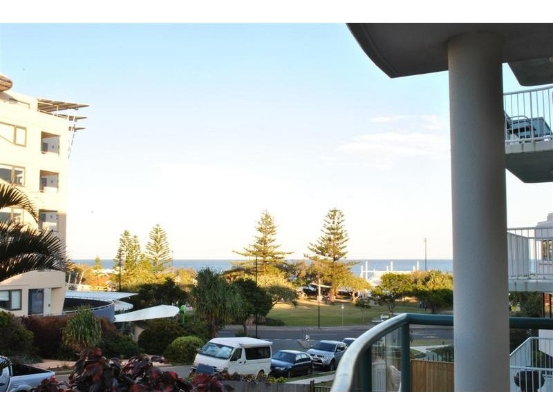 2/ 62 Edmund Street, Kings Beach QLD 4551