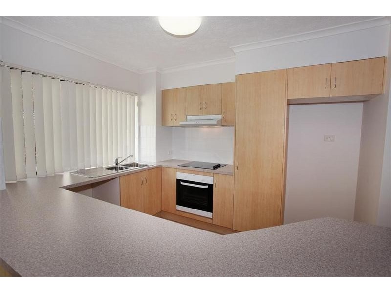 2/ 62 Edmund Street, Kings Beach QLD 4551