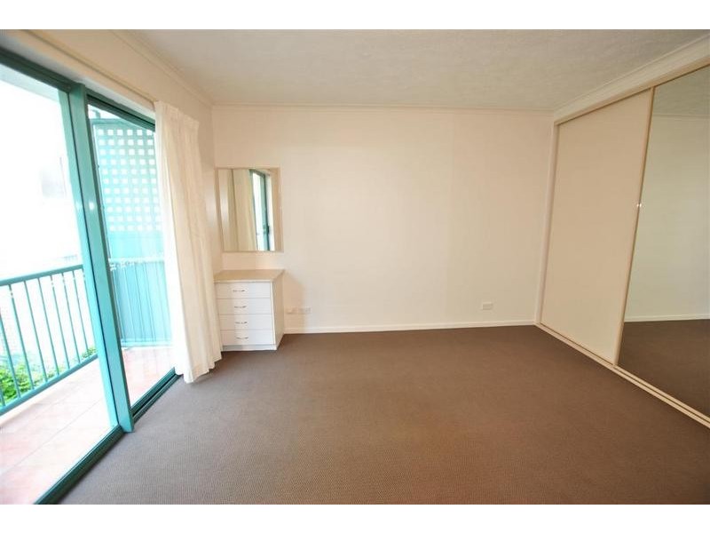 2/ 62 Edmund Street, Kings Beach QLD 4551