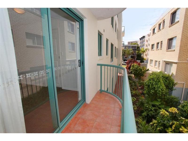 2/ 62 Edmund Street, Kings Beach QLD 4551