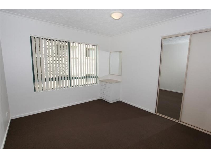 2/ 62 Edmund Street, Kings Beach QLD 4551