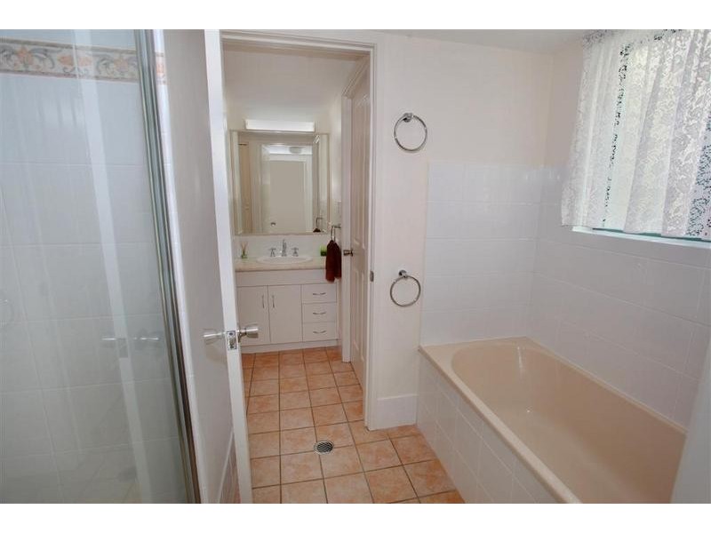 2/ 62 Edmund Street, Kings Beach QLD 4551