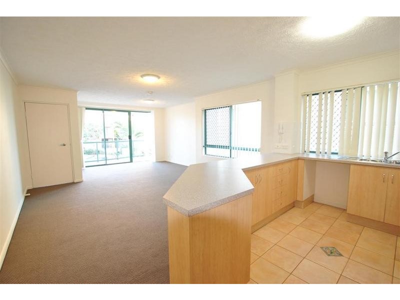 2/ 62 Edmund Street, Kings Beach QLD 4551