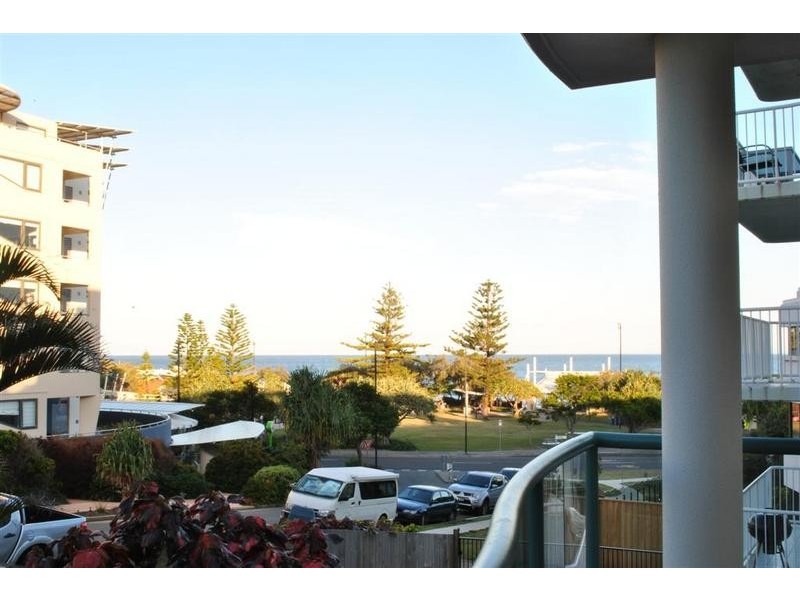 2/ 62 Edmund Street, Kings Beach QLD 4551