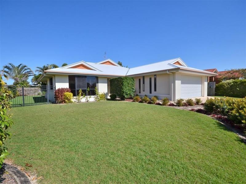 8 Firefly Street, Pelican Waters QLD 4551