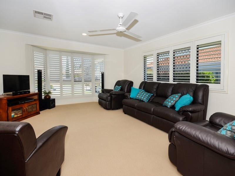 8 Firefly Street, Pelican Waters QLD 4551