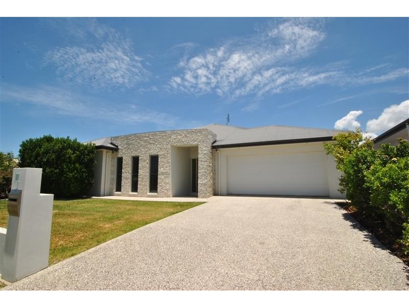 1 Flitcroft Place, Pelican Waters QLD 4551