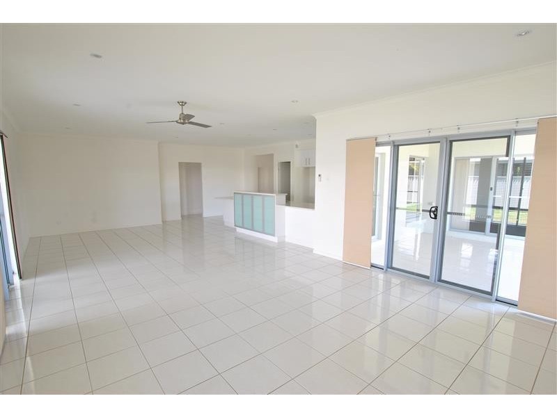 1 Flitcroft Place, Pelican Waters QLD 4551