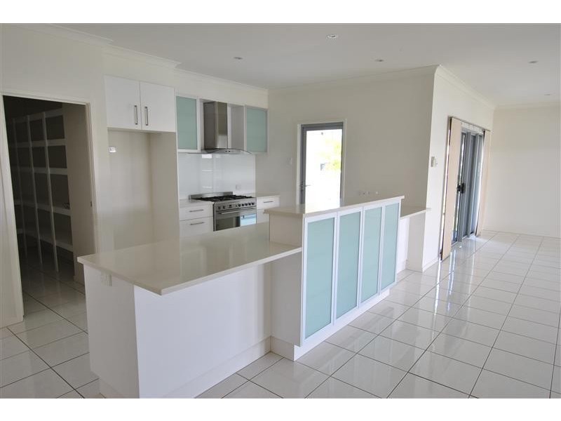 1 Flitcroft Place, Pelican Waters QLD 4551