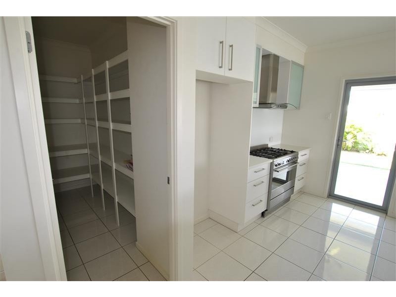 1 Flitcroft Place, Pelican Waters QLD 4551