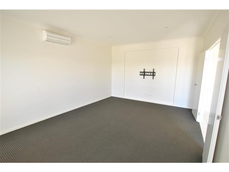 1 Flitcroft Place, Pelican Waters QLD 4551