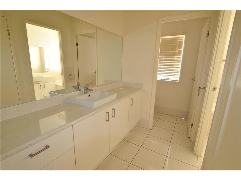 1 Flitcroft Place, Pelican Waters QLD 4551