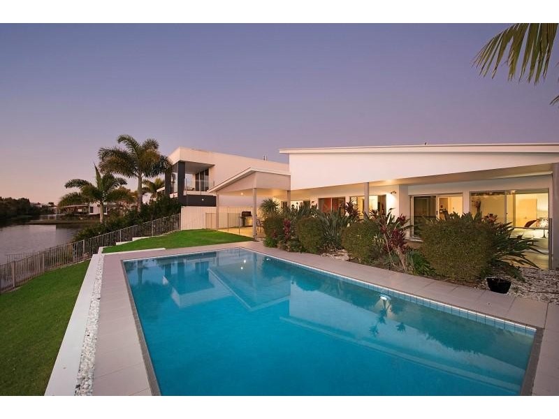 10 Flitcroft Place, Pelican Waters QLD 4551