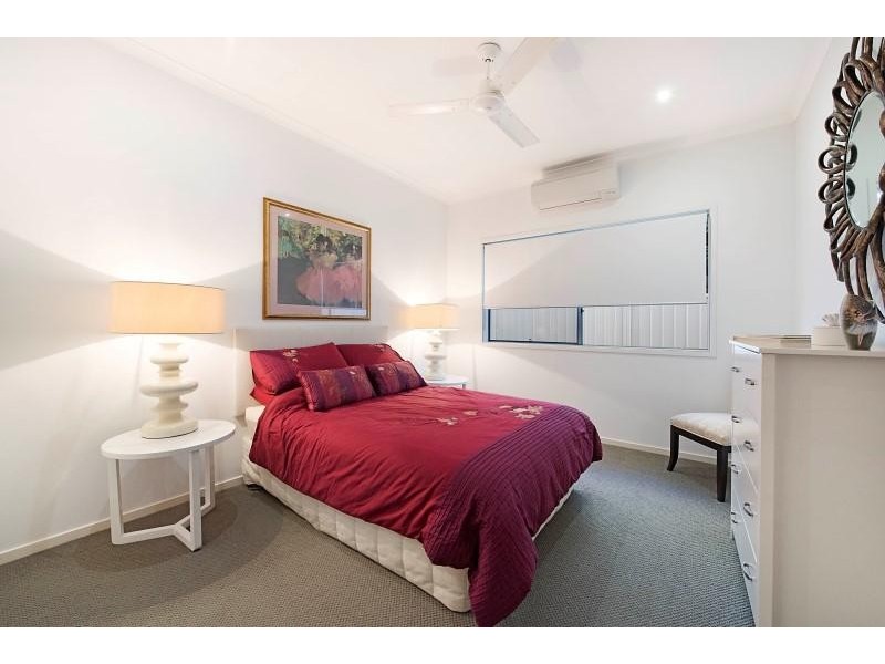 10 Flitcroft Place, Pelican Waters QLD 4551