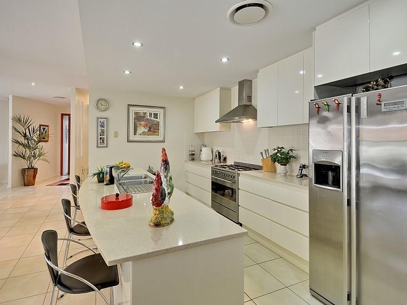 2 Flitcroft Place, Pelican Waters QLD 4551