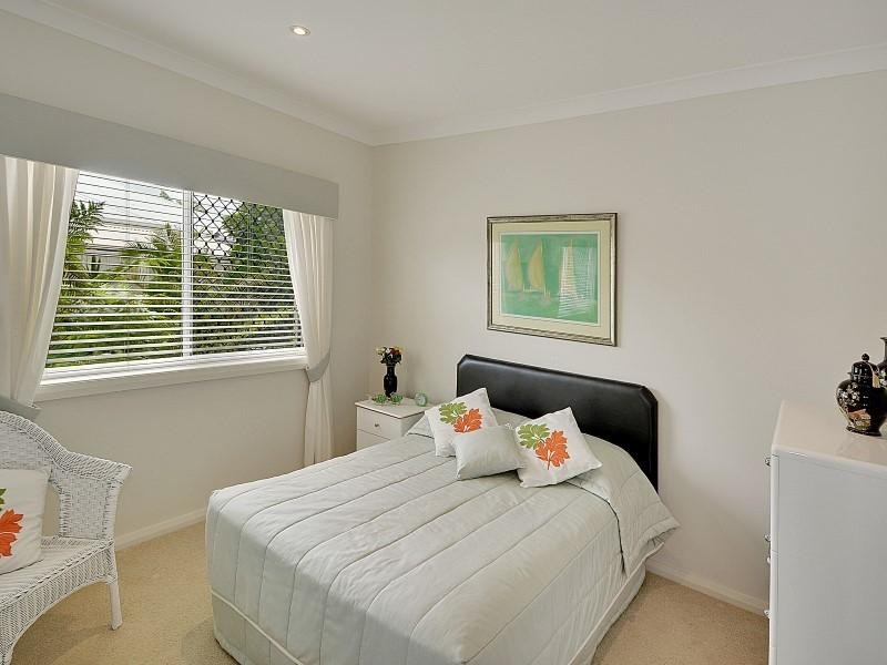 2 Flitcroft Place, Pelican Waters QLD 4551