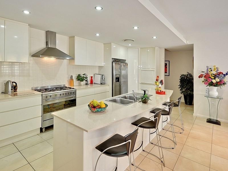 2 Flitcroft Place, Pelican Waters QLD 4551