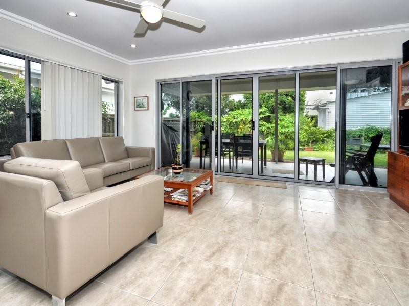 16 Foreshore  Court, Dicky Beach QLD 4551