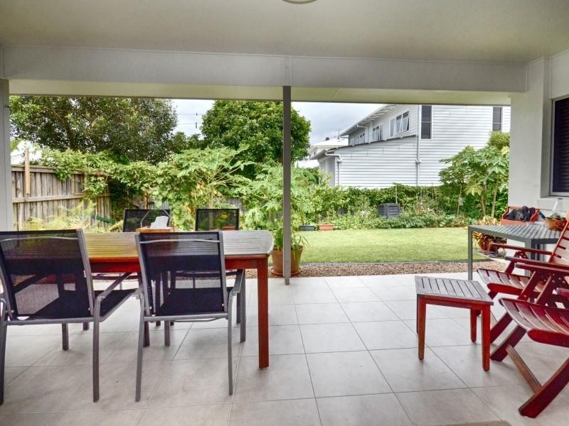 16 Foreshore  Court, Dicky Beach QLD 4551