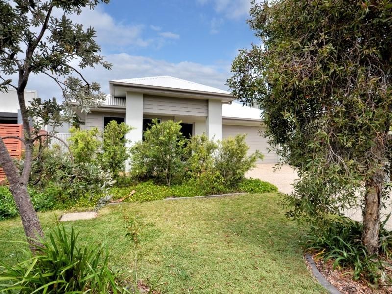 16 Foreshore  Court, Dicky Beach QLD 4551