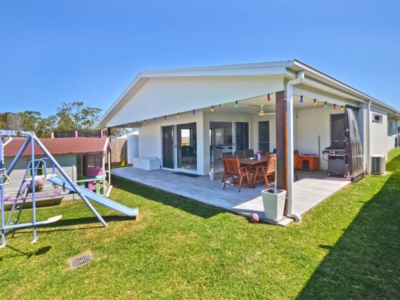 27 Forest View Way, Little Mountain QLD 4551