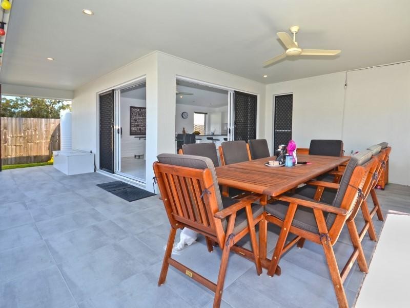 27 Forest View Way, Little Mountain QLD 4551