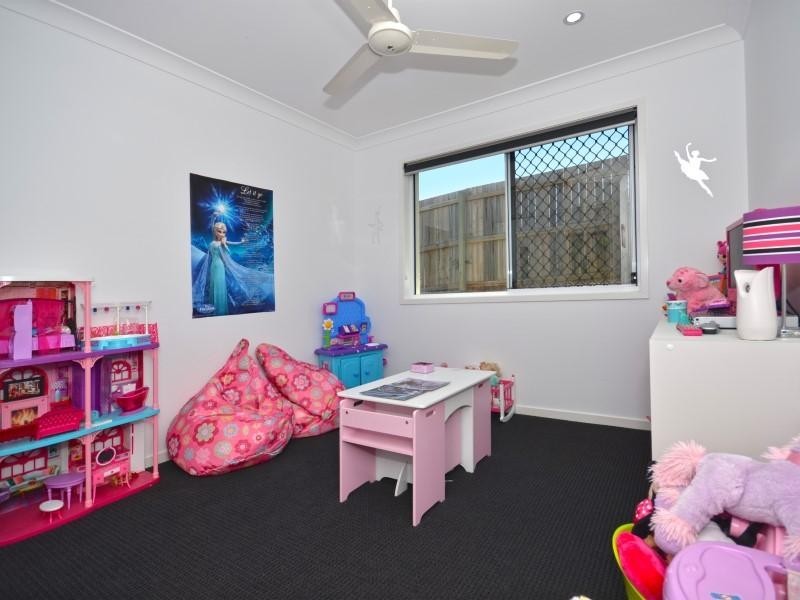 27 Forest View Way, Little Mountain QLD 4551