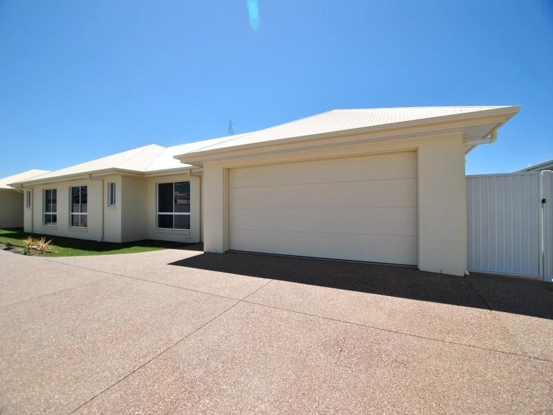 1/ 8 Forster Place, Pelican Waters QLD 4551