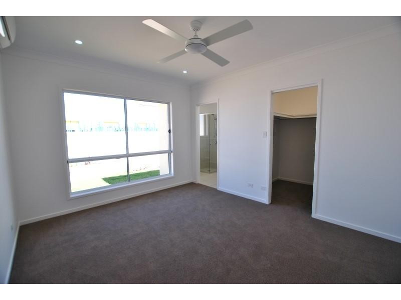 1/ 8 Forster Place, Pelican Waters QLD 4551