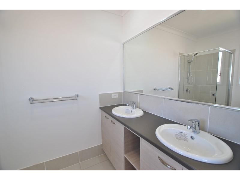 1/ 8 Forster Place, Pelican Waters QLD 4551