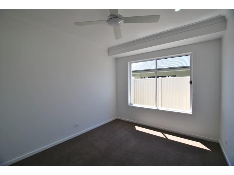 1/ 8 Forster Place, Pelican Waters QLD 4551