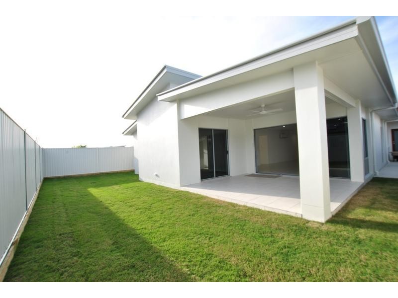 7 Forster Place, Pelican Waters QLD 4551