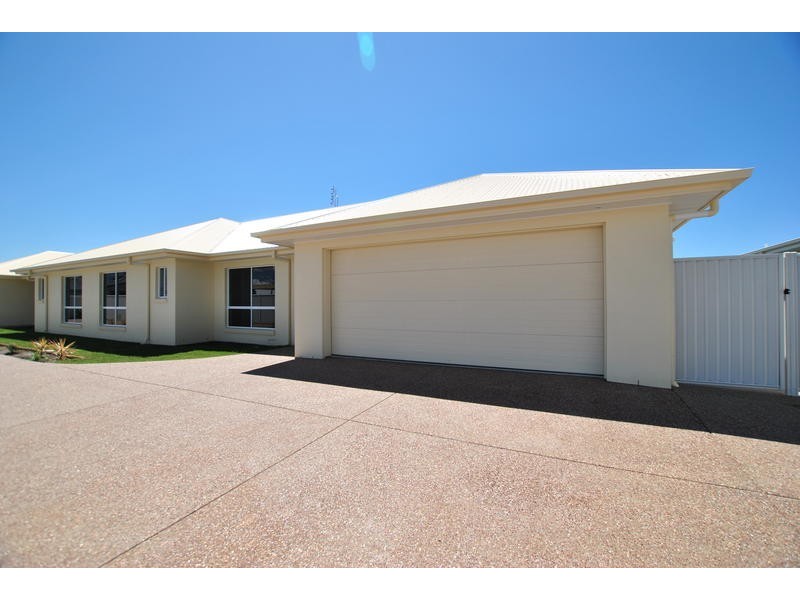 1/ 8 Forster Place, Pelican Waters QLD 4551