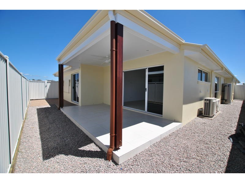 1/ 8 Forster Place, Pelican Waters QLD 4551