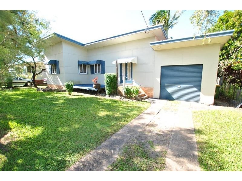 5 Fourth Avenue, Caloundra QLD 4551