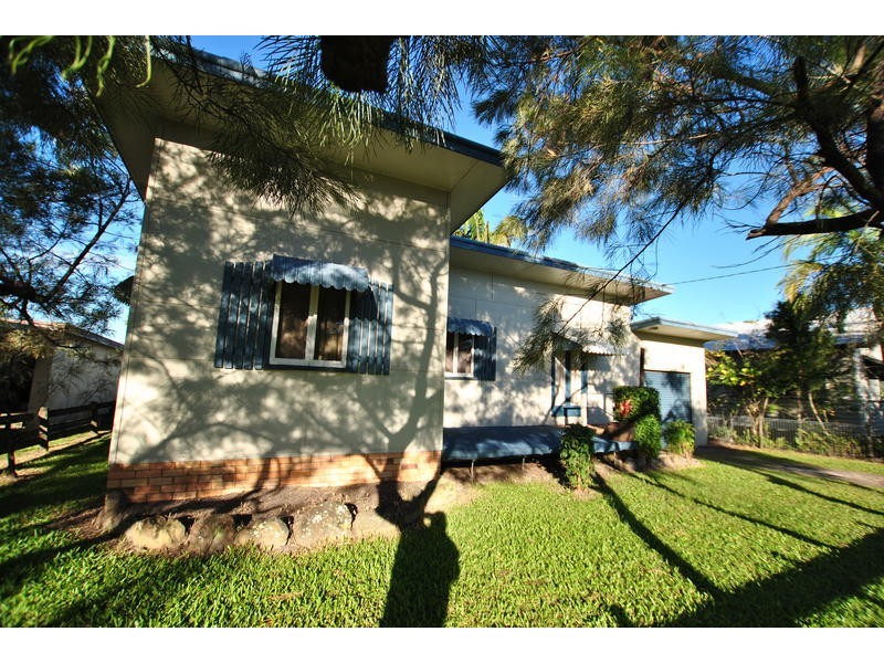 5 Fourth Avenue, Caloundra QLD 4551
