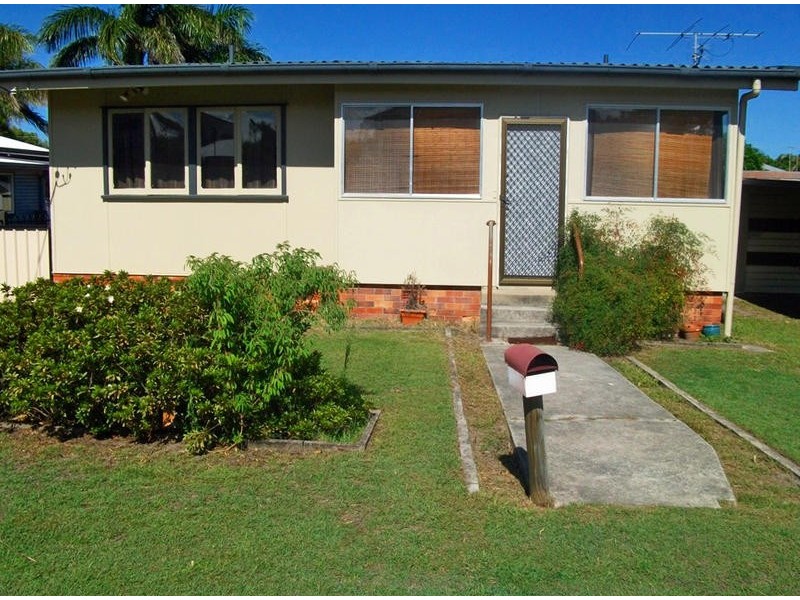 7 Fourth Avenue, Caloundra QLD 4551