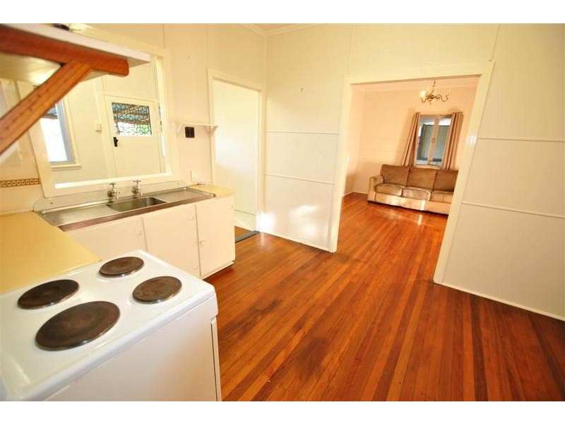 5 Fourth Avenue, Caloundra QLD 4551
