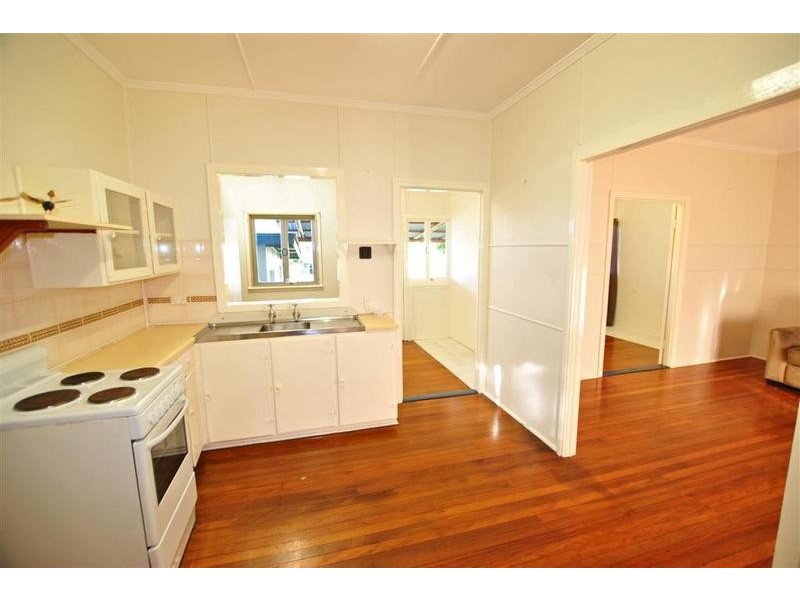 5 Fourth Avenue, Caloundra QLD 4551