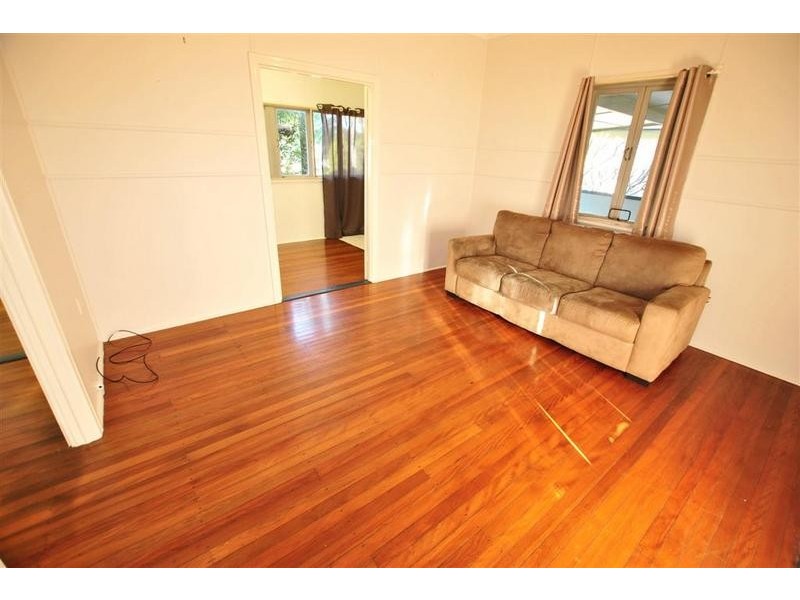 5 Fourth Avenue, Caloundra QLD 4551