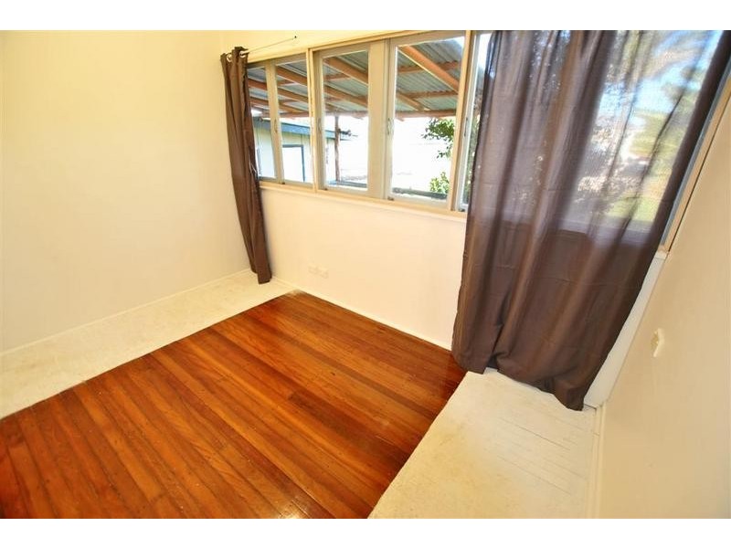 5 Fourth Avenue, Caloundra QLD 4551