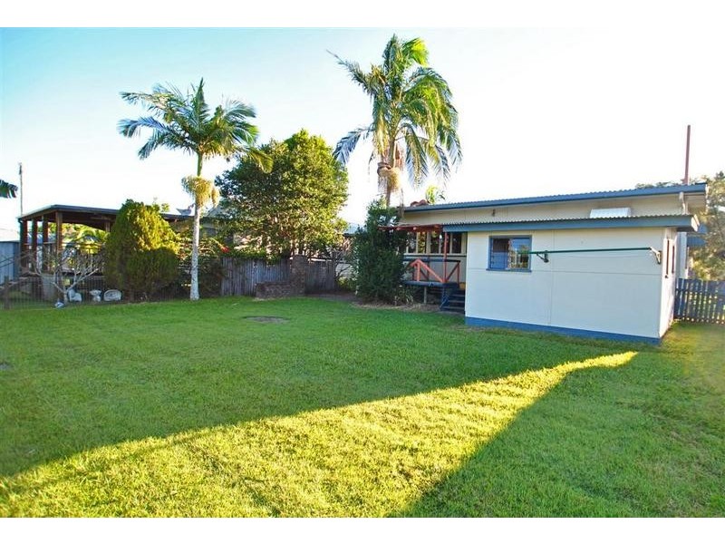 5 Fourth Avenue, Caloundra QLD 4551