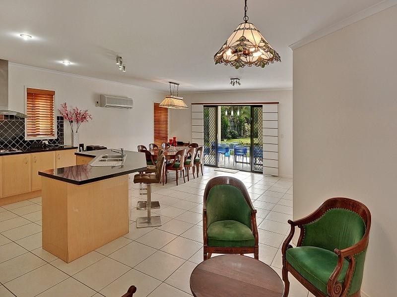 10 Francis Court, Pelican Waters QLD 4551