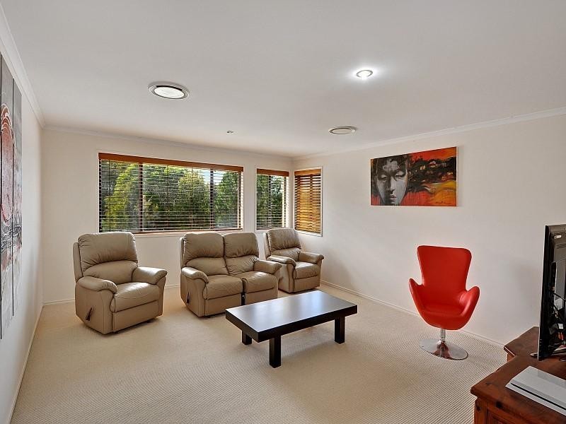 10 Francis Court, Pelican Waters QLD 4551