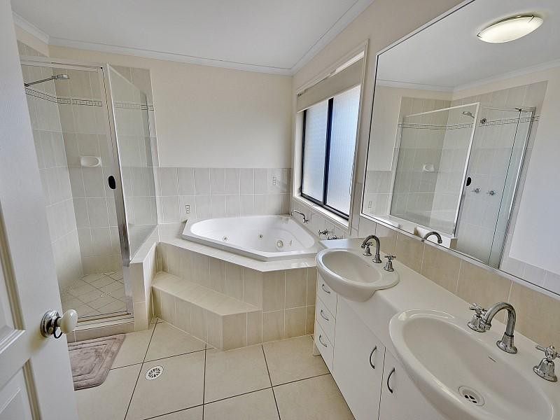 10 Francis Court, Pelican Waters QLD 4551