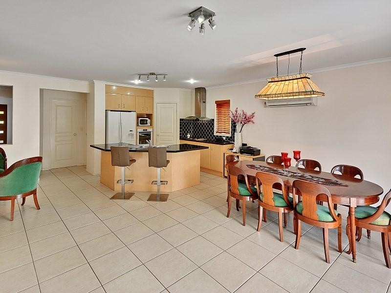 10 Francis Court, Pelican Waters QLD 4551